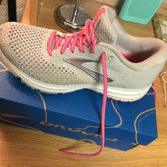 brooks running shoes size 7
